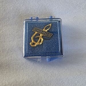 Vintage Gold High School Chorus Treble Clef Award Pin